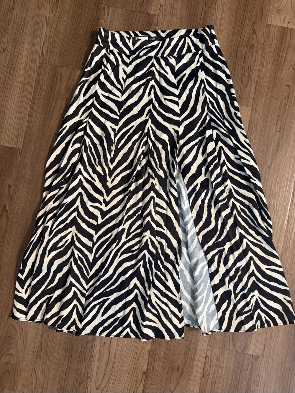Zara Black and White Zebra Print with Sexy Slit Maxi Skirt XS